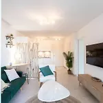 Apartment A12 -staywiz Us - 1 Bdr Centre Train Station 5 Min Sea - Ac, Parking & Terrace