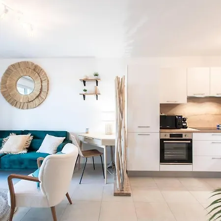 Appartement A12 - 1 Bdr Centre Train Station 5 Min Sea - Ac, Parking&terrace