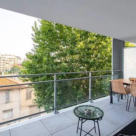 Appartement A12 - 1 Bdr Centre Train Station 5 Min Sea - Ac, Parking&terrace *
