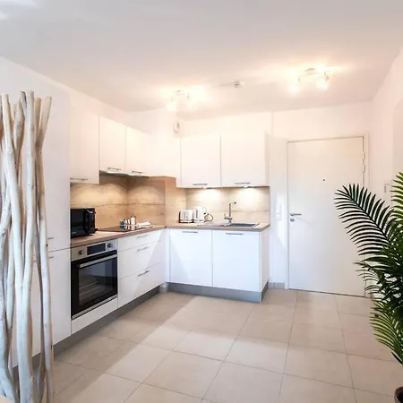 Appartement A12 - 1 Bdr Centre Train Station 5 Min Sea - Ac, Parking&terrace *