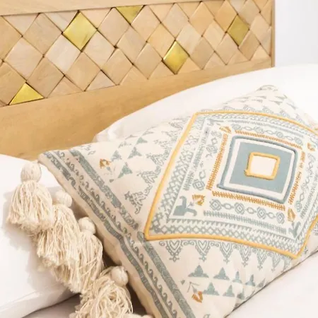 A12 - 1 Bdr Centre Train Station 5 Min Sea - Ac, Parking&terrace