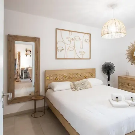 A12 - 1 Bdr Centre Train Station 5 Min Sea - Ac, Parking & Terrace Διαμέρισμα Αντίμπ