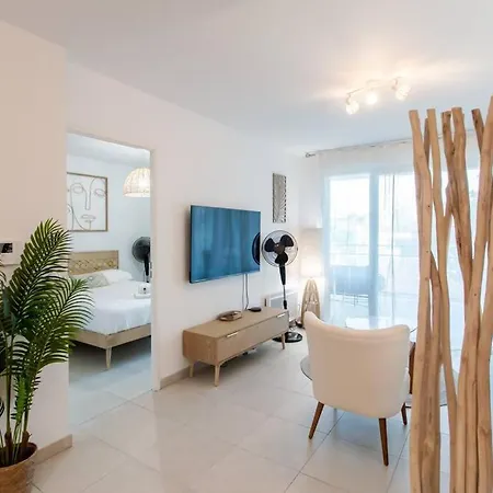 A12 - 1 Bdr Centre Train Station 5 Min Sea - Ac, Parking&terrace *