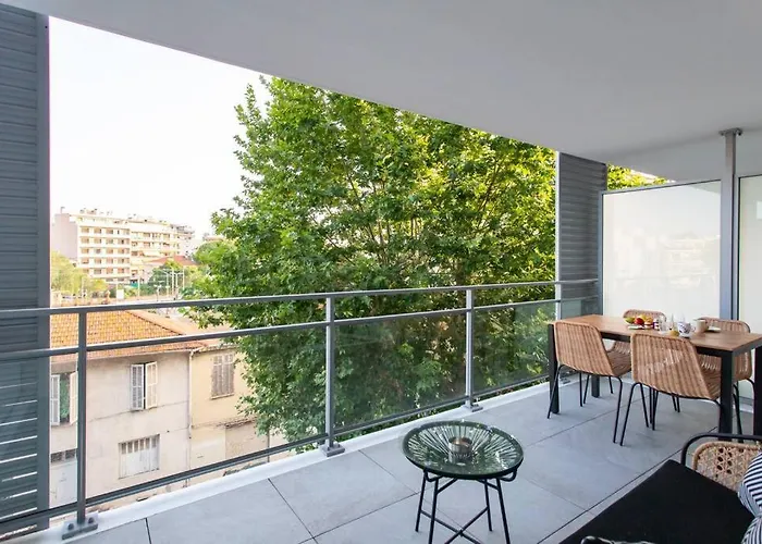 Daire A12 - 1 Bdr Centre Train Station 5 Min Sea - Ac, Parking & Terrace *