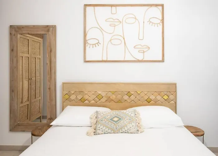 Daire A12 - 1 Bdr Centre Train Station 5 Min Sea - Ac, Parking & Terrace *