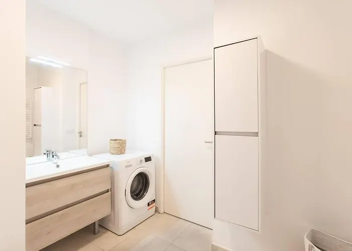 A12 - 1 Bdr Centre Train Station 5 Min Sea - Ac, Parking & Terrace Apartamento Antibes