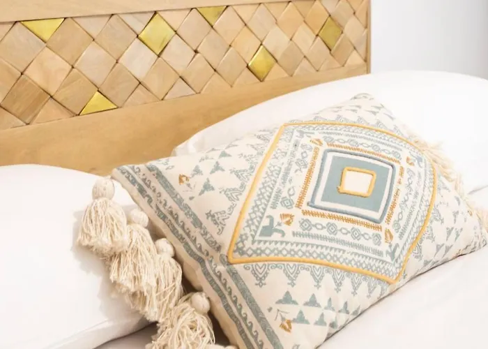 A12 - 1 Bdr Centre Train Station 5 Min Sea - Ac, Parking & Terrace