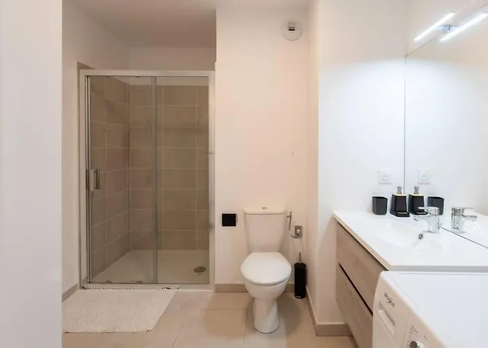 A12 -Staywiz Us - 1 Bdr Centre Train Station 5 Min Sea - Ac, Parking & Terrace Apartment