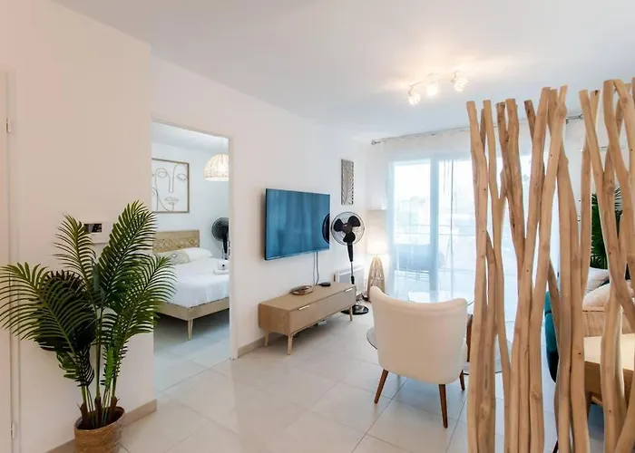 A12 -Staywiz Us - 1 Bdr Centre Train Station 5 Min Sea - Ac, Parking & Terrace *